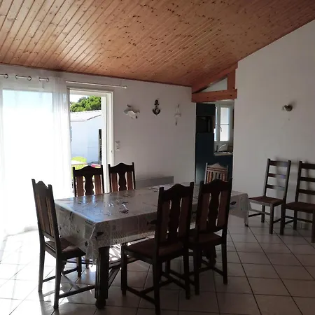 Vakantiehuis Maison Spacieuse A Barbatre, Proche Plage, Pour 6 Pers - Fr-1-823-125