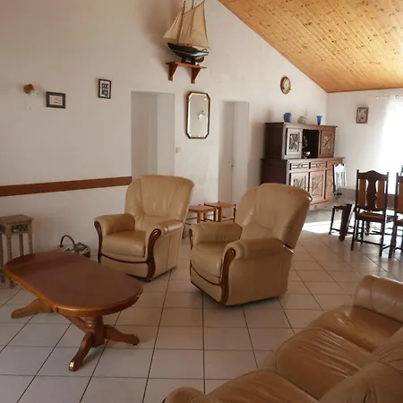 Maison Spacieuse A Barbatre, Proche Plage, Pour 6 Pers - Fr-1-823-125 *