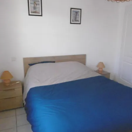 Maison Spacieuse à Barbâtre, Proche Plage, Pour 6 Pers - Fr-1-823-125