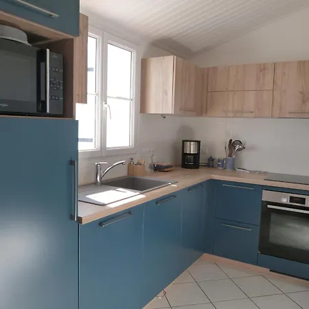 Casa de Férias Maison Spacieuse à Barbâtre, Proche Plage, Pour 6 Pers - Fr-1-823-125 Barbâtre