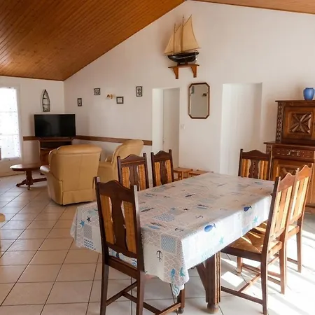 Casa de Férias Maison Spacieuse à Barbâtre, Proche Plage, Pour 6 Pers - Fr-1-823-125 *