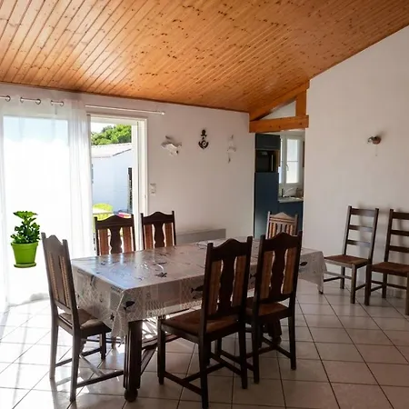 Casa de Férias Maison Spacieuse à Barbâtre, Proche Plage, Pour 6 Pers - Fr-1-823-125 *